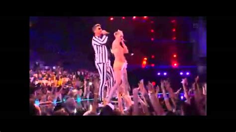 Miley Cyrus Twerking At Pool Party Youtube