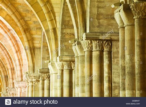 Gothic Columns Hi Res Stock Photography And Images Alamy