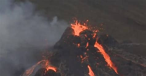 Iceland Volcano Erupts For The First Time In 6000 Years Cbs News