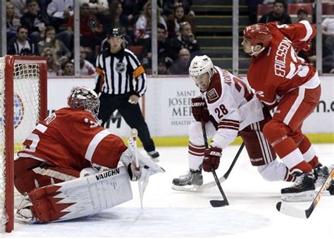 Red Wings Roll Past Coyotes 4 0 To Bolster Push For Spot In 22nd
