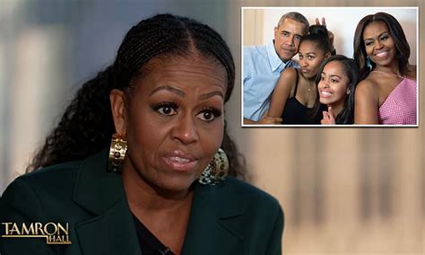 Michelle Obama Says She Doesn T Want Daughters To Feel Pressure To Wed Daily Mail Online