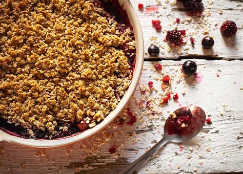 La cocina española es mundialmente conocida y reconocida, y es el resultado de muchos siglos de mestizaje cultural que han sido la base de una gastronomía muy diversa con. Crumble de frutos rojos. Receta fácil y casera - Recetas ...