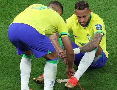 Neymar Salió Lesionado Y Con Dolor En El Tobillo