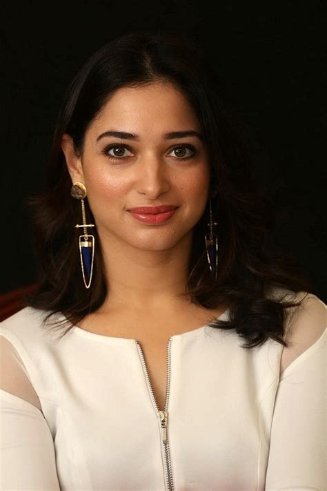 Sexy Bollywood Celebrity Pictures Tamannaah Bhatia Looks Gorgeous In Her Latest