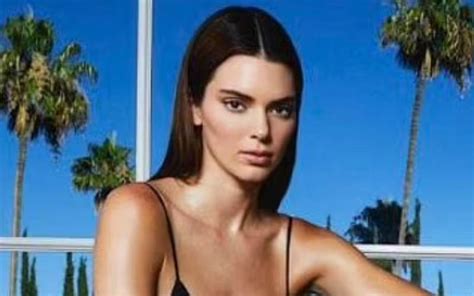 Kendall Jenner Flaunts Stellar Figure In Black Bikini And Thigh High Boots