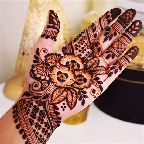 Front Hand Easy Mehndi Designs Images