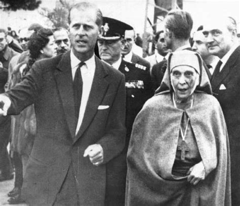 Prince philip's parents princess alice and prince andrew of greece (image: Prince Phillip with his mother | Prince philip mother ...