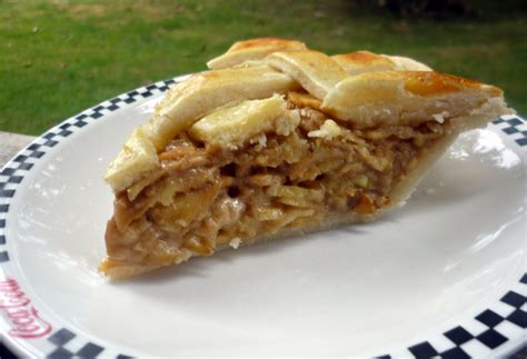 C S Kitchenette Red Delicious Apple Pie
