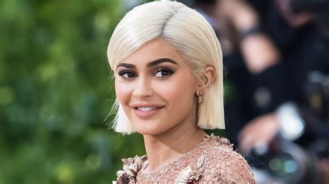Kylie Jenner The Biography Of The Youngest Self Made Billionaire Ever