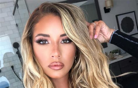 sierra skye julkaisi tunnelmallisen ja seksikkään kuvan katso härdelli