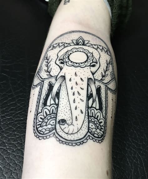 Tatouage éléphant Tatouage éléphant Tatouage Tatouages Créatifs