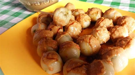 Makanan ini juga termasuk ke dalam makanan yang paling mudah dan sederhana cara pembuatannya. Cara Membuat Cilok Bandung Bumbu Kacang | Resep Masakan ...