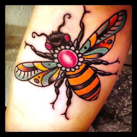 Aggregate 81 Neo Traditional Bee Tattoo Best Incdgdbentre
