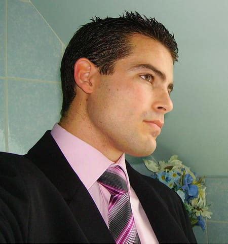 Christophe leroy, né le à coutances en normandie, est un chef cuisinier. Christophe LEROY, 32 ans (SAINT SOUPPLETS, SAINT DENIS, DRANCY) - Copains d'avant