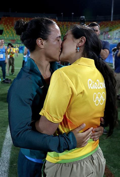 Love Wins Brazilian Women S Rugby Player Gets First Olympic Marriage Proposal Sport The