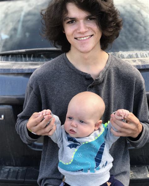 Jacob Roloff Shares New Nephew Photo Hints At Little People Big World Return The Hollywood