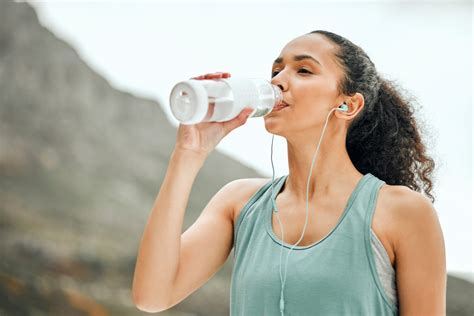 The 1 Sign You Arent Drinking Enough Water—and How To Tell If Youre