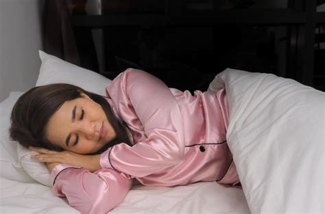 Posisi Tidur Yang Dianjurkan Untuk Pengidap Skoliosis