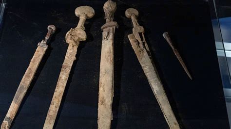 Four 1900 Year Old Roman Swords Found In Incredible Dead Sea Cave