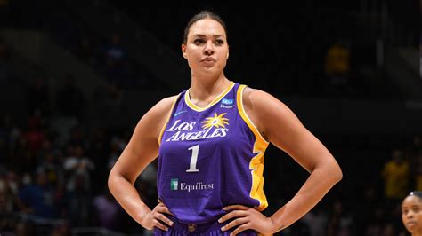 Liz Cambage Says Shes Stepping Away From Wnba For Time Being Abc7 Los Angeles