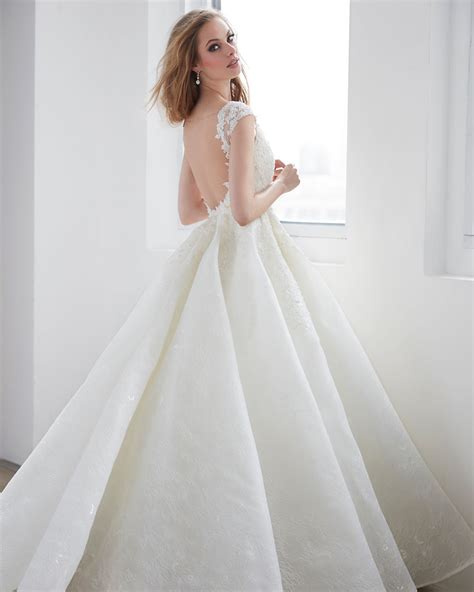 4 Wedding Gowns Perfect For Pear Shaped Body Types Delaware Main Line Bride
