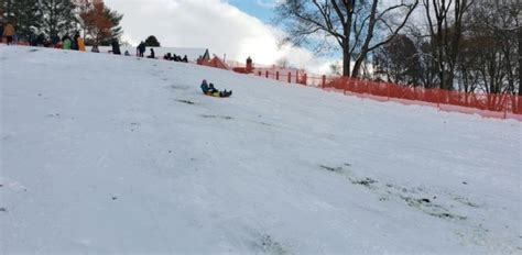 Here Are 9 Of The Most Wonderful Sledding Hills To Try Near Detroit