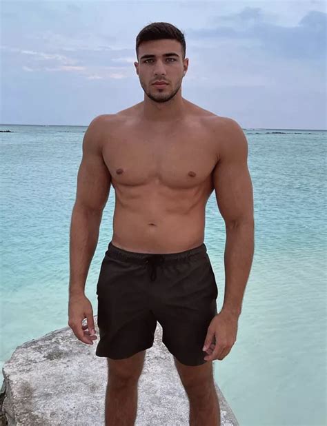 Tommy Fury Looks Unrecognisable As He Shares Incredible Teenage Throwback Snap Of Bulging