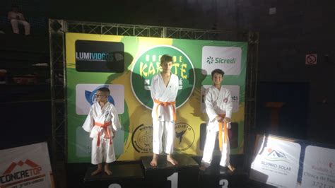 Atletas de Ponte Nova conquistam medalhas em torneio de Karatê Líder Notícias A informação