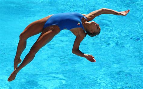 Dive Right In Womens Diving Diving Diving Springboard
