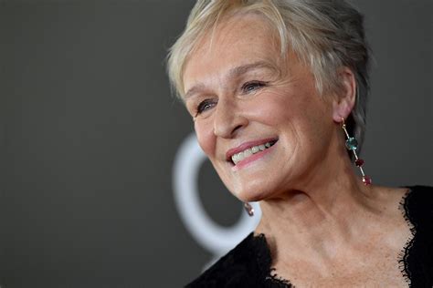 Glenn Close stops theater performance over drilling