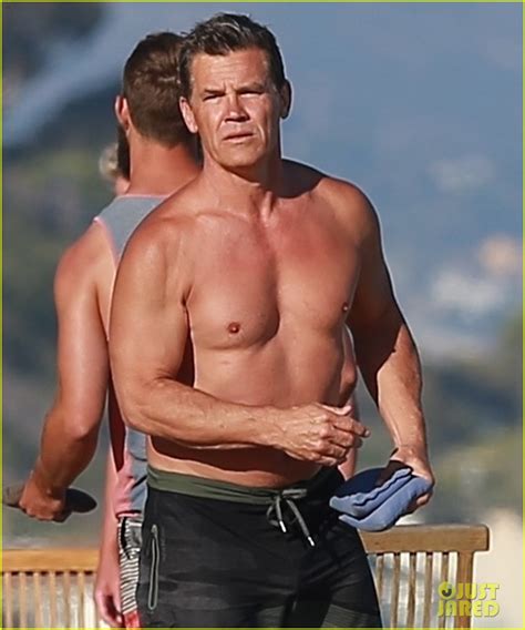 Josh Brolin Shirtless Pictures Popsugar Celebrity Gambaran