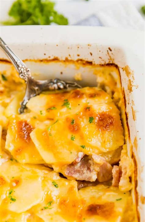 Scalloped Potatoes And Ham Casserole An Easy Dinner Recipe