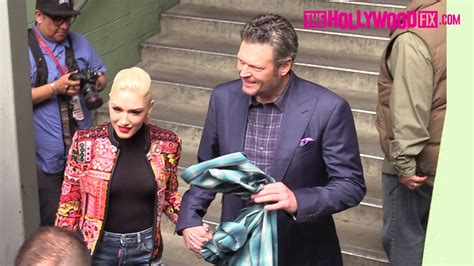 Gwen Stefani Blake Shelton Hold Hands While Leaving Adam Levine S Walk Of Fame Ceremony