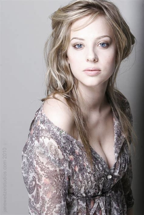 Pictures And Photos Of Mackenzie Porter Beautiful Actresses Celebs Mackenzie