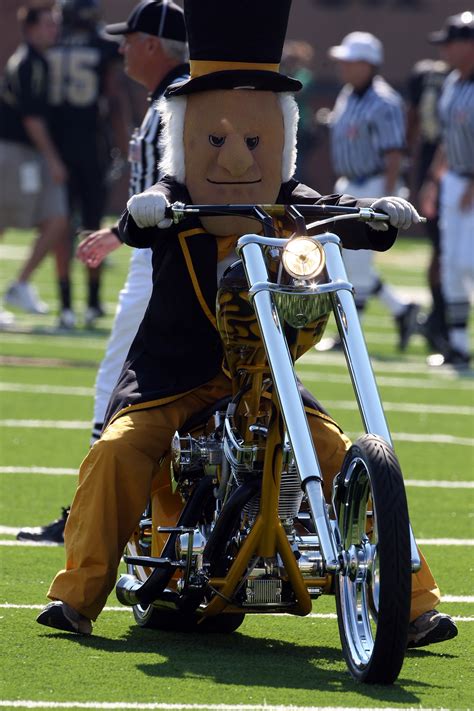 Power Ranking The 10 Worst Mascots In College Football News Scores