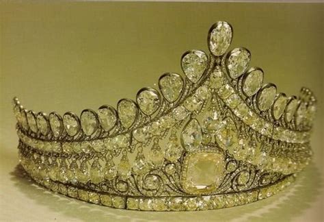 Eras Of Elegance Heavyarethecrown Romanov Tiara This Gorgeous