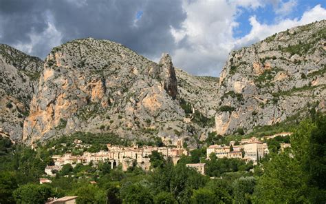 Moustiers Sainte Marie Druk Maar Mooi Dorp In De Provence