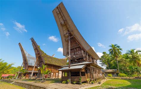 Seni Dan Filosofi Arsitektur Rumah Panggung Tradisional Sulawesi