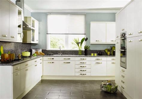 Contrasting kitchen wall colors: 15 cool color ideas