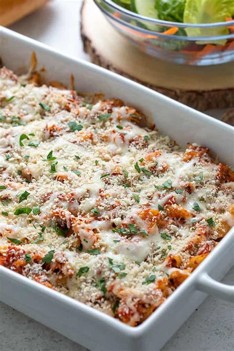It's pretty much perfection in a pan! Easy Chicken Parmesan Casserole | The Blond Cook