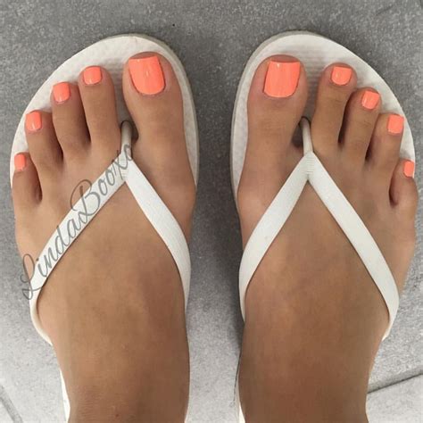 follow ig lindabooxo gorgeous woman pretty orange toes perfect feet for you