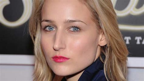 Leelee Sobieski S Body Measurements Including Breasts Height And Weight Famous Breasts