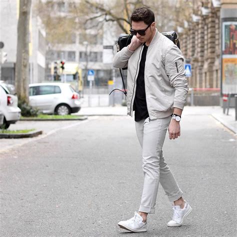 How To Wear White Sneakers 10 Amazing Outfit Ideas White Sneakers