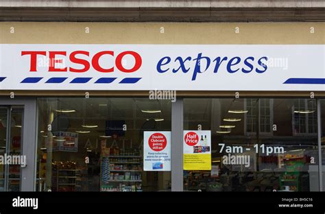 High Street Tesco Express Hi Res Stock Photography And Images Alamy