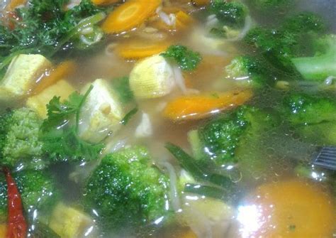Selain enak dan bergizi, sup krim ini juga cukup mengenyangkan. Resep Sup brokoli wortel gurih oleh chelsea charlotte ...