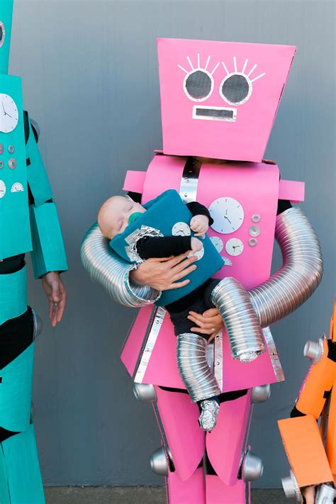See more ideas about robot costumes, robot, diy robot. DIY ROBOT FAMILY COSTUME - Tell Love and Party