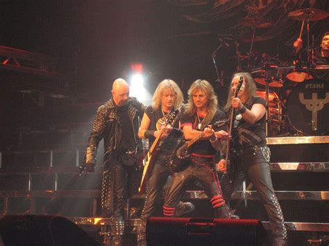 Judas Priest Lyric Vídeo Para Never The Heroes E Liberado Rock