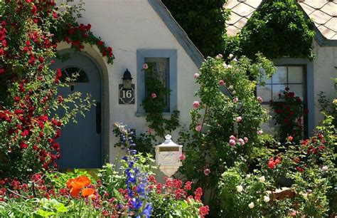 Stunning Country Cottage Gardens Ideas 24 Decorelated