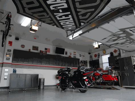 Pin By Brian Done On Awesome Garages Motorcycle Garage Motorcycle