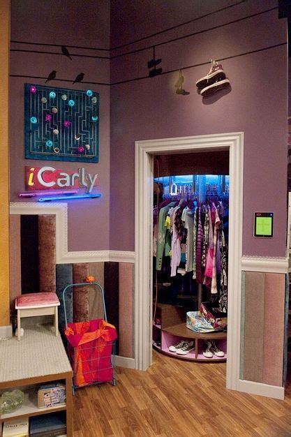 The episode aired on july 30, 2010, and was marketed as an icarly special. rotating closet | Icarly bedroom, Cool rooms, Icarly